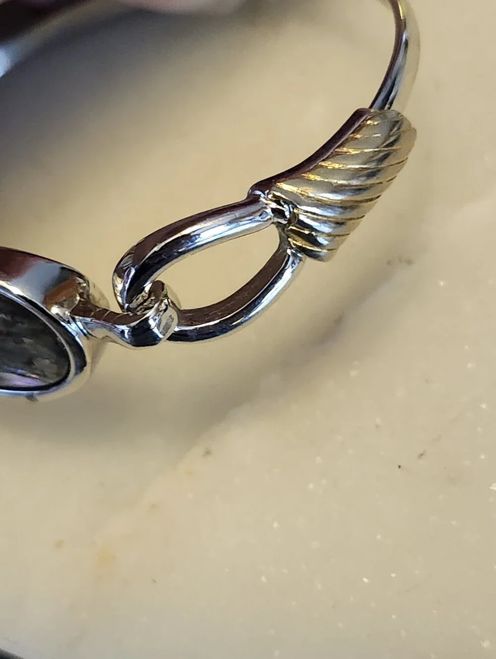 Avon Silver Tone & Gold Accent Abalone Oval Stone Hinged Bangle Bracelet